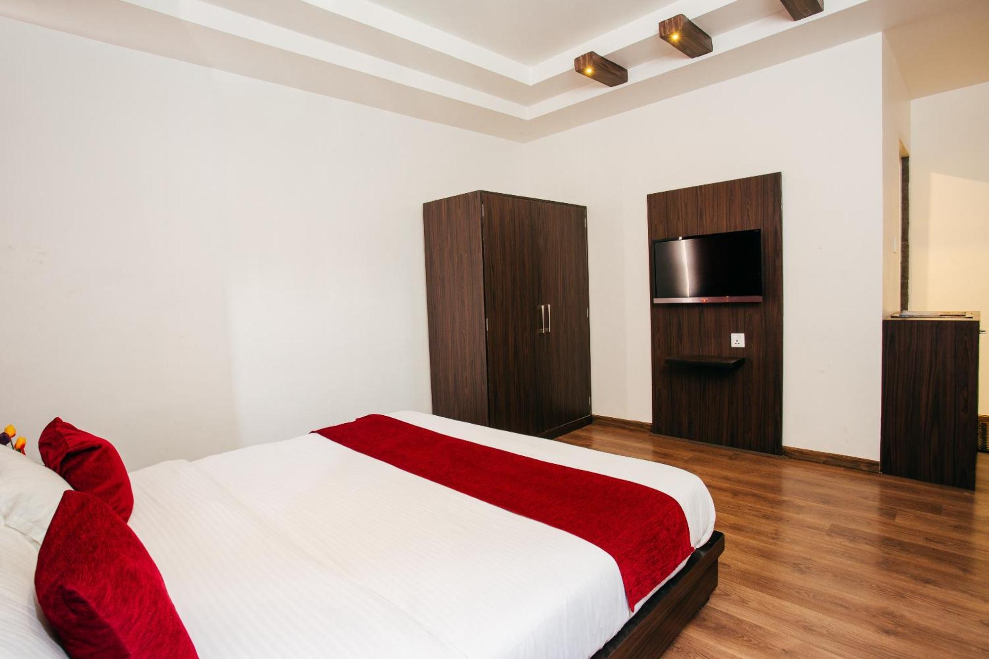 Oyo 11474 Gangaur Regency Boutique Hotel Katmandu Dış mekan fotoğraf